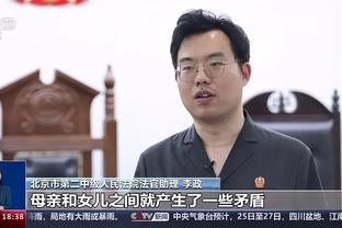 滕哈赫解释半场换下梅努：麦克能带来活力，下半场表现好多了