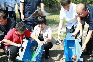 范佩西谈转会曼联：阿森纳不认可我的建议，所以没向我提供合同